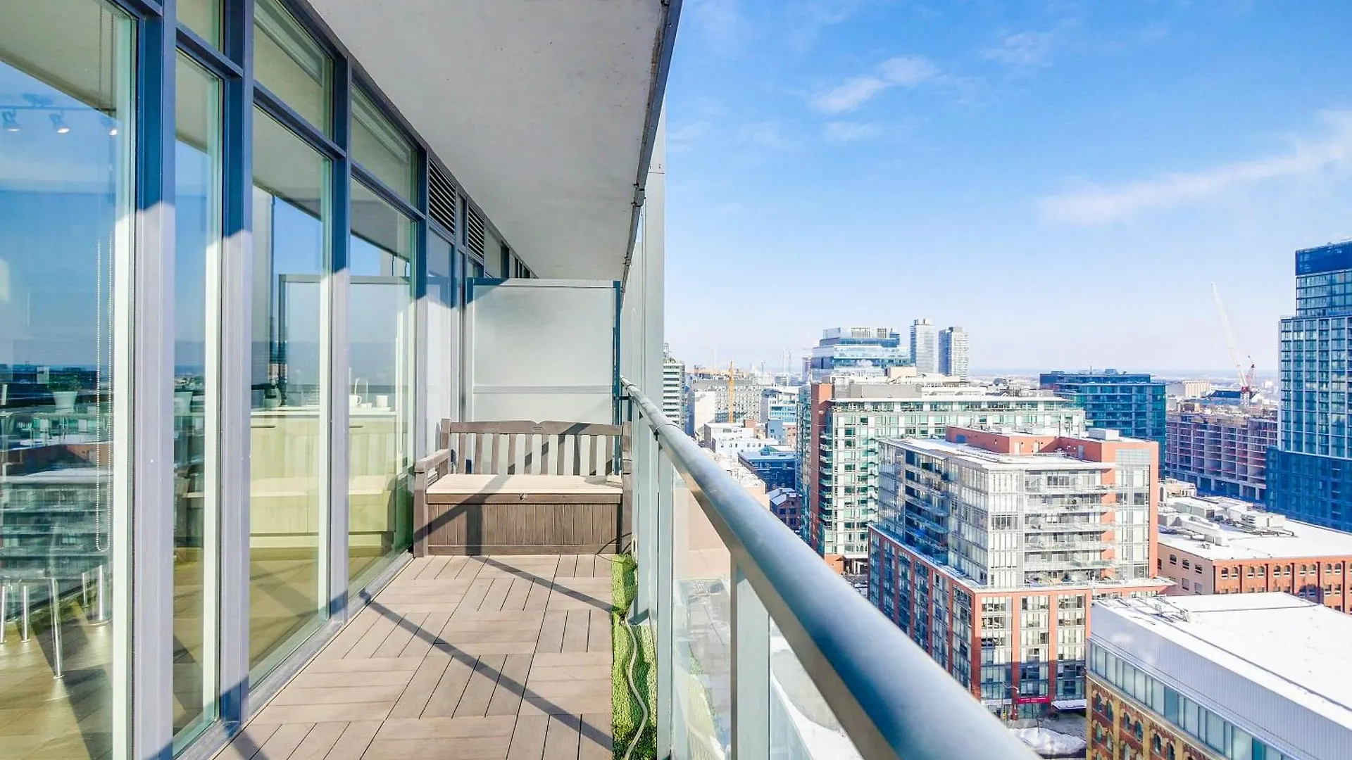 Epic 2Br Condo W/ Panoramic Cn Tower/City View Toronto Apartment