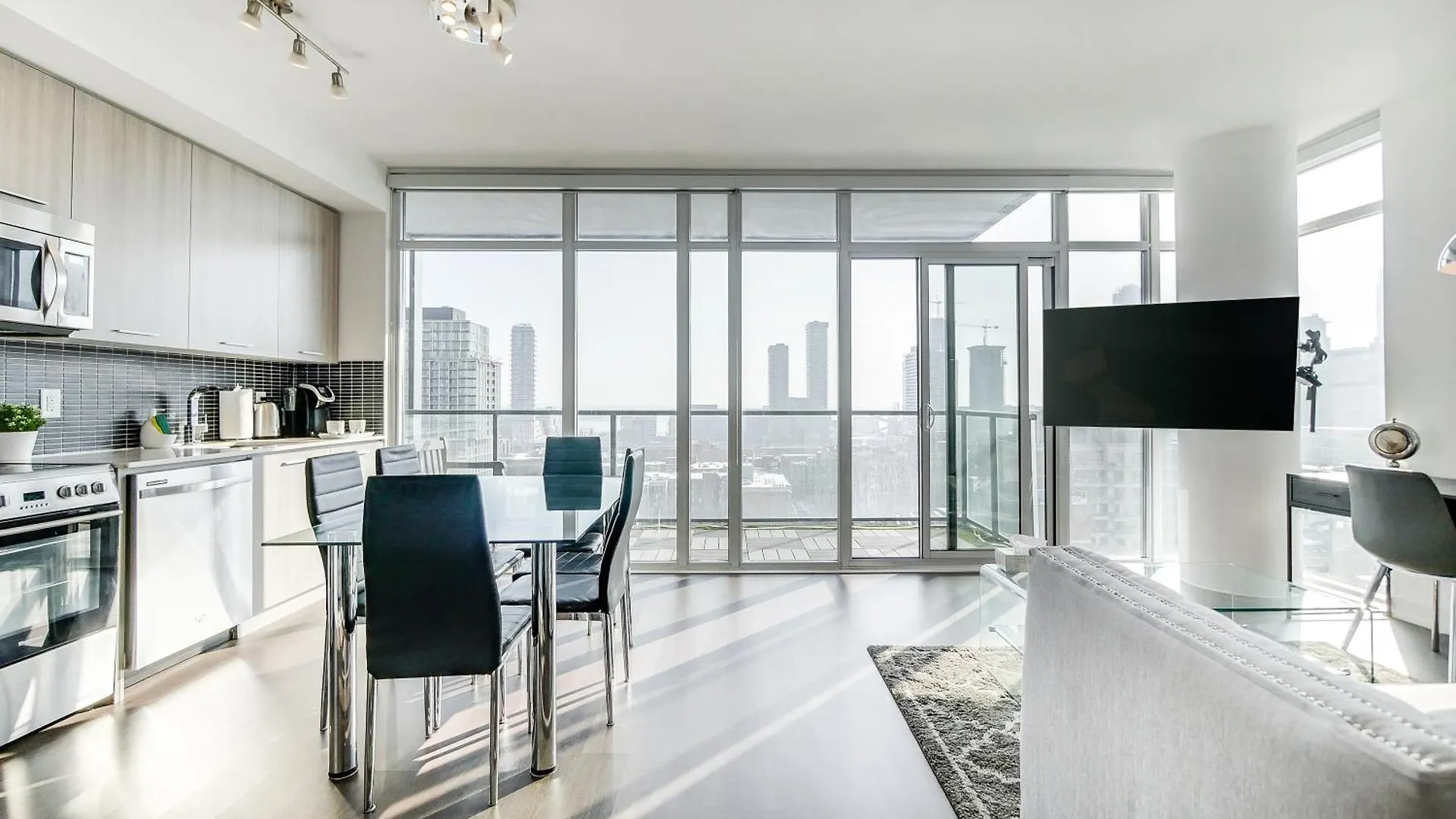 Epic 2Br Condo W/ Panoramic Cn Tower/City View location